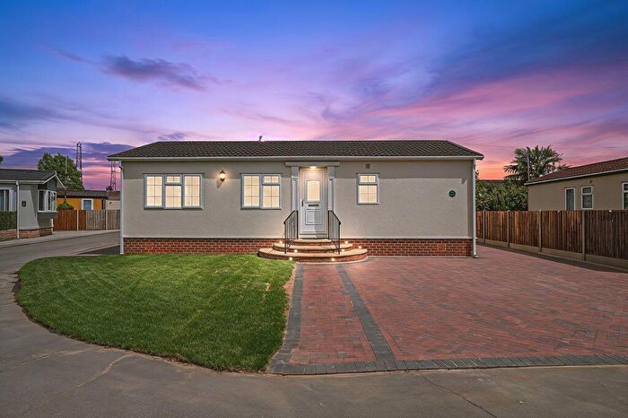 2 Bedroom Park Home For Sale In Weybridge Park Estate., KT15