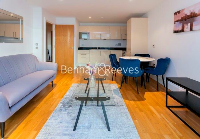 1 Bedroom Apartment To Rent In Millharbour, South Quay, E14