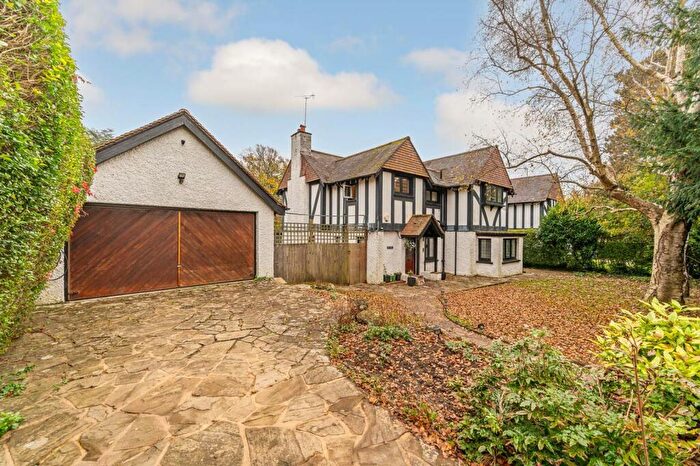 4 Bedroom Detached House To Rent In Upper Woodcote Village, Coulsdon, Purley, CR8