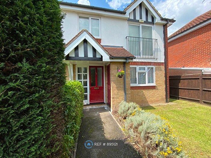 2 Bedroom Flat To Rent In Morse Close, Harefield, UB9