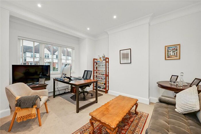 4 Bedroom Semi-Detached House To Rent In Gloucester Road, Kingston Upon Thames, Surrey, KT1