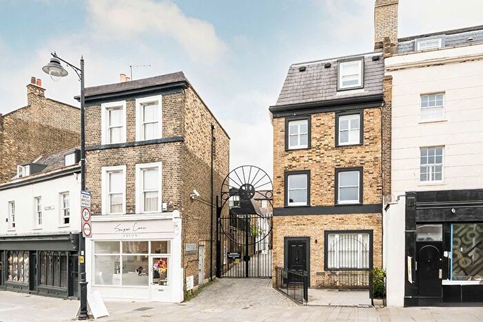 2 Bedroom Flat To Rent In Old Town, London, SW4