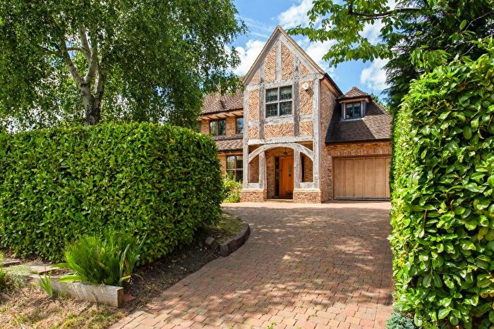 5 Bedroom Detached House To Rent In Blundel Lane, Cobham, Surrey, KT11