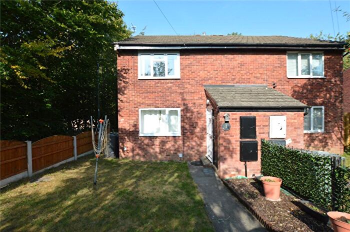 1 Bedroom Apartment For Sale In Melton Garth, Leeds, West Yorkshire, LS10
