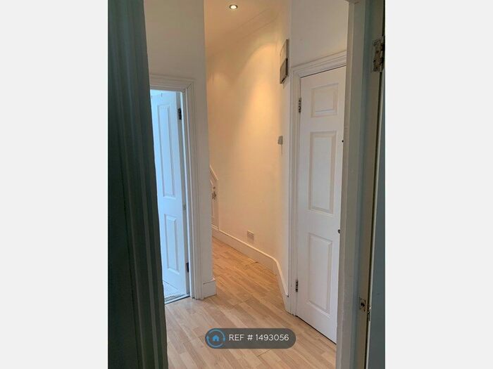 1 Bedroom Flat To Rent In Chiswick High Road, London, W4