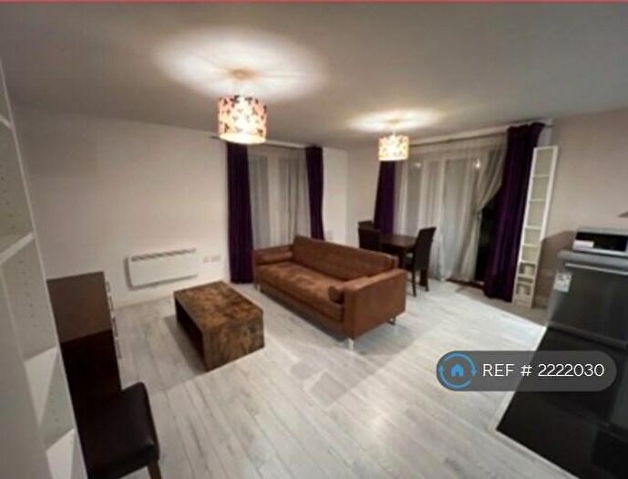 2 Bedroom Flat To Rent In Wilmot House, London, SE11