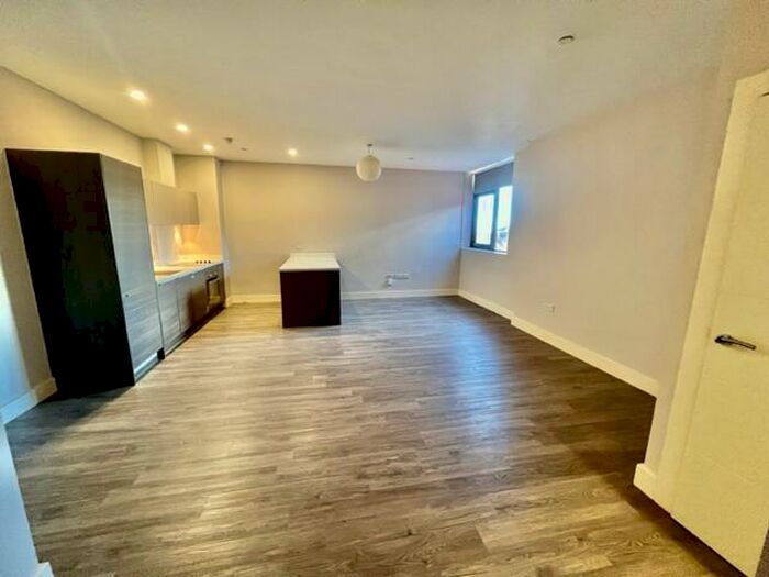 Studio To Rent In Dawsons Square, Pudsey, LS28