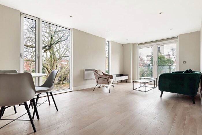 2 Bedroom Flat To Rent In Wharf Lane, London, E14