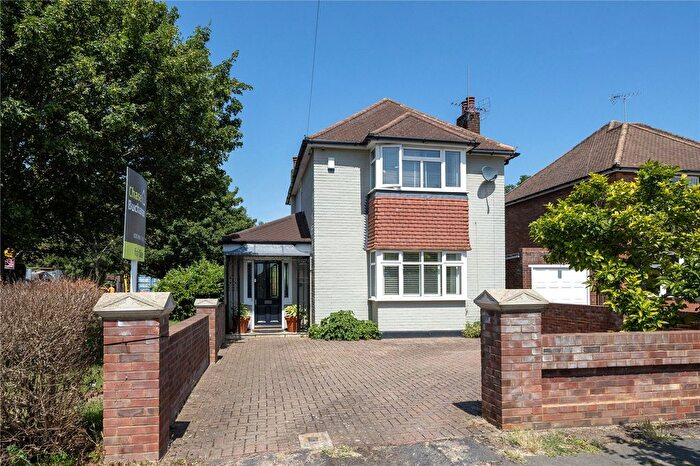 3 Bedroom Detached House For Sale In Queens Way, Feltham, TW13