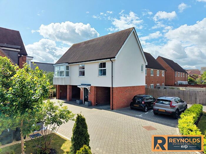 2 Bedroom Town House For Sale In Violette Close, Kings Hill, West Malling, Kent, ME19
