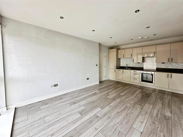 2 Bedroom Apartment For Sale In Victoria Avenue, Southend-on-Sea, Essex, SS2