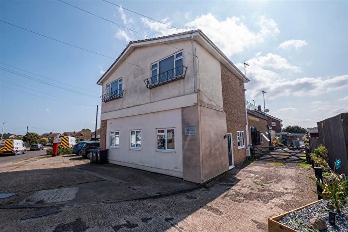 3 Bedroom Flat For Sale In Lambs Walk, Whitstable, CT5