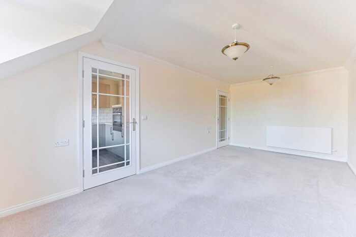 1 Bedroom Flat For Sale In Addington Road, Croydon, South Croydon, CR2