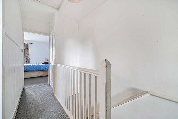 3 Bedroom Terraced House For Sale In High Street, Twyford, Reading, Berkshire, RG10