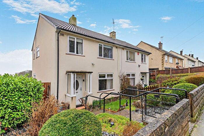 3 Bedroom Semi Detached House For Sale In Orchard Grove, Bradford, BD10