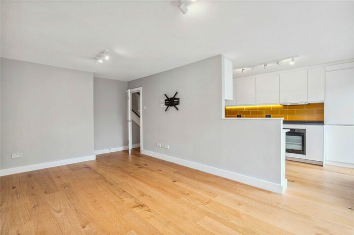 2 Bedroom Flat To Rent In Pembroke Street, London, N1