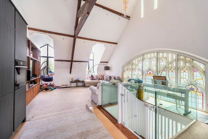 2 Bedroom Flat For Sale In Huddlestone Road, Willesden Green, London, NW2