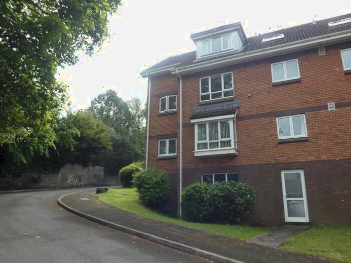 3 Bedroom Maisonette To Rent In Highbury Court, Neath, Neath Port Talbot., SA11