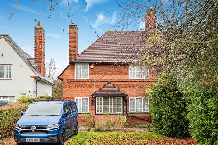 2 Bedroom Semi-Detached House To Rent In Goldsmith Lane, London, NW9