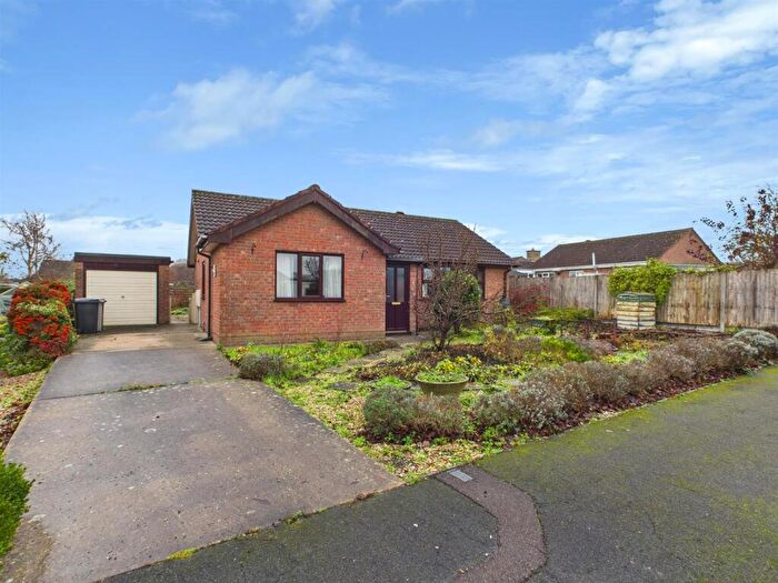 2 Bedroom Detached Bungalow For Sale In Maple Close, Horncastle, LN9