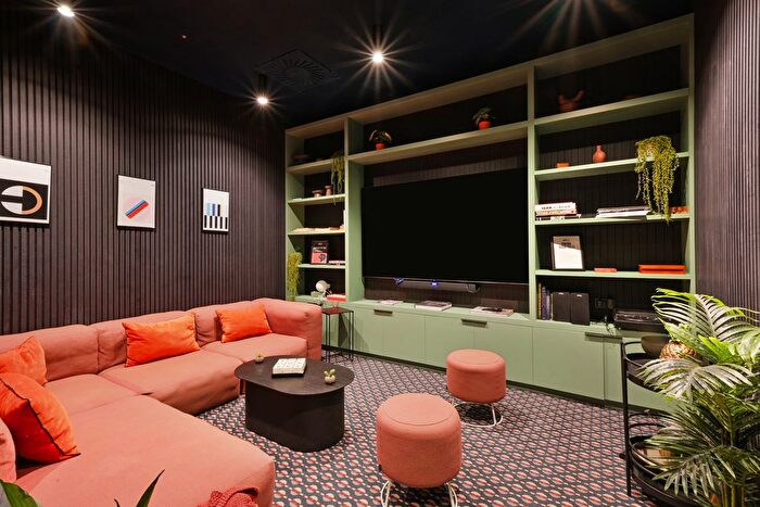 Studio To Rent In Ft, London, NW9