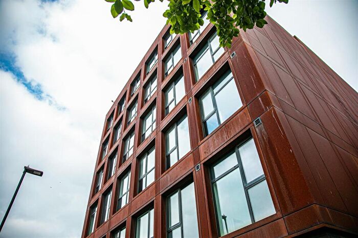 2 Bedroom Apartment To Rent In Apt Qube, West Street, S1
