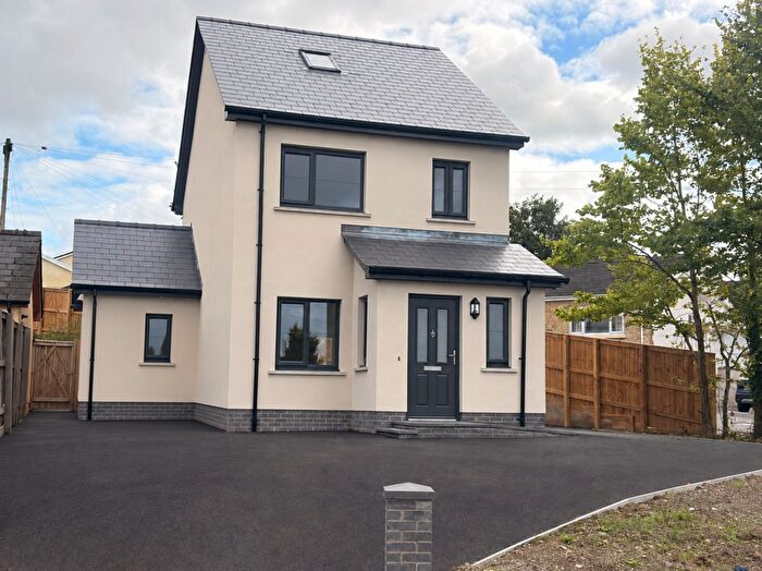 4 Bedroom Detached House For Sale In Penymorfa Lane, Carmarthen, SA31