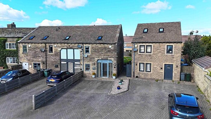 3 Bedroom Barn Conversion For Sale In Mickle Moss Farm Barn, Old Guy Road, Mountain, BD13