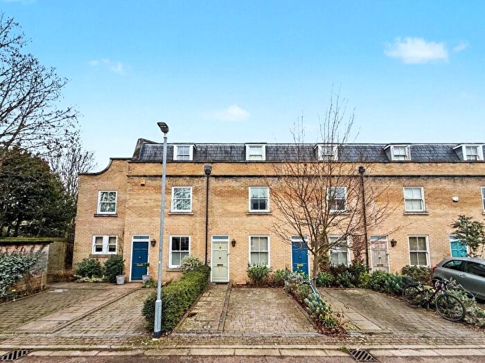 3 Bedroom Town House To Rent In Cavendish Place, Cambridge, Cambridgeshire, CB1