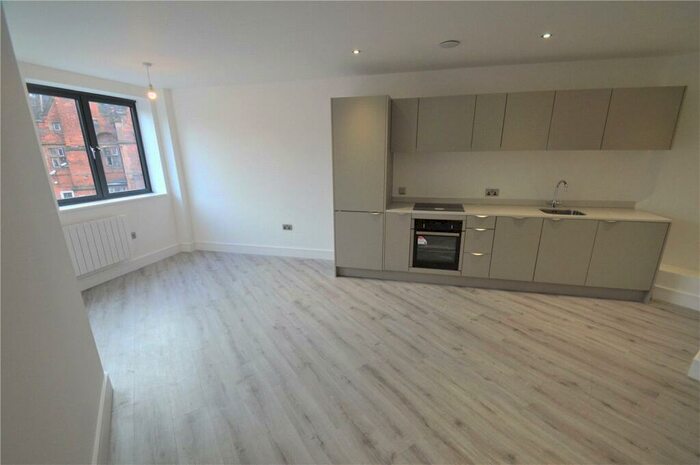 1 Bedroom Flat To Rent In Newland House, - Hagley Road, Birmingham, West Midlands, B16