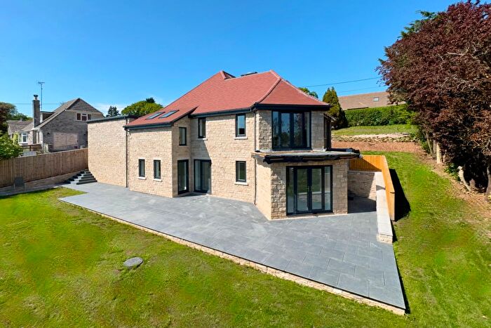 4 Bedroom Detached House For Sale In South Instow, Harmans Cross, BH19