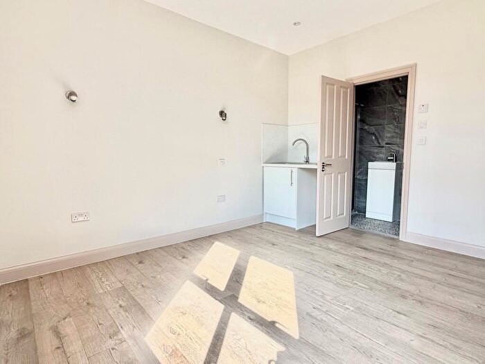 1 Bedroom Flat To Rent In Hitchin Street, Biggleswade, SG18