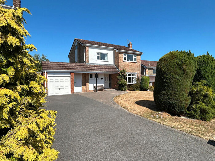 4 Bedroom Detached House For Sale In West Way, Broadstone, Dorset, BH18