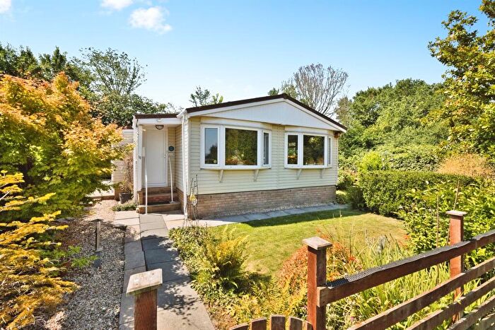 2 Bedroom Park Home For Sale In Coppitts Hill, Yeovil, BA21