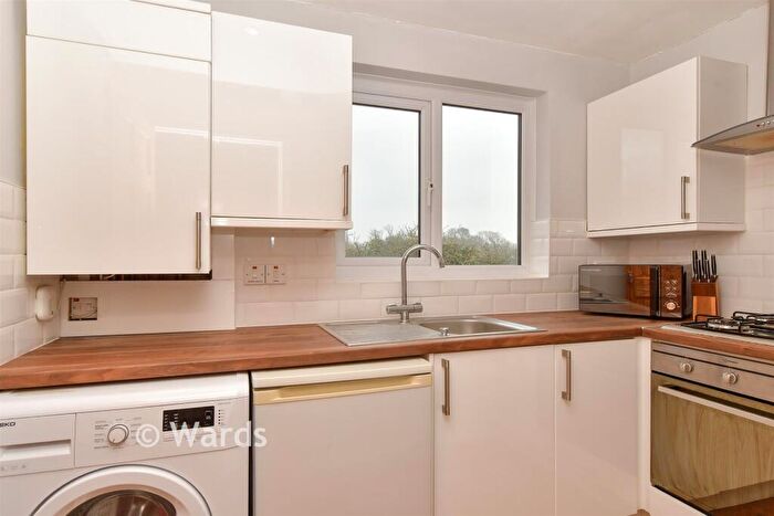 1 Bedroom Flat For Sale In Inglewood Road, Bexleyheath, Kent, DA7