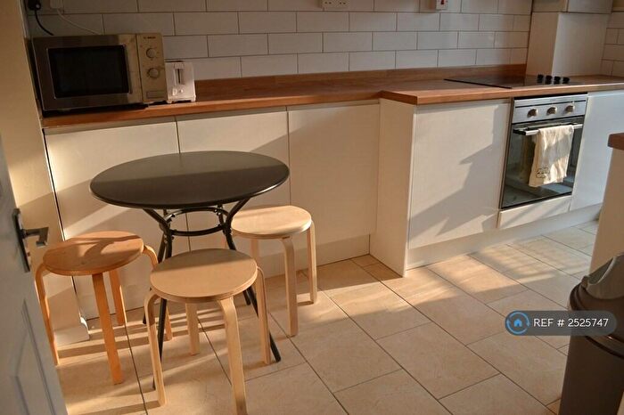 3 Bedroom Flat To Rent In Coldbath Street, London, SE13