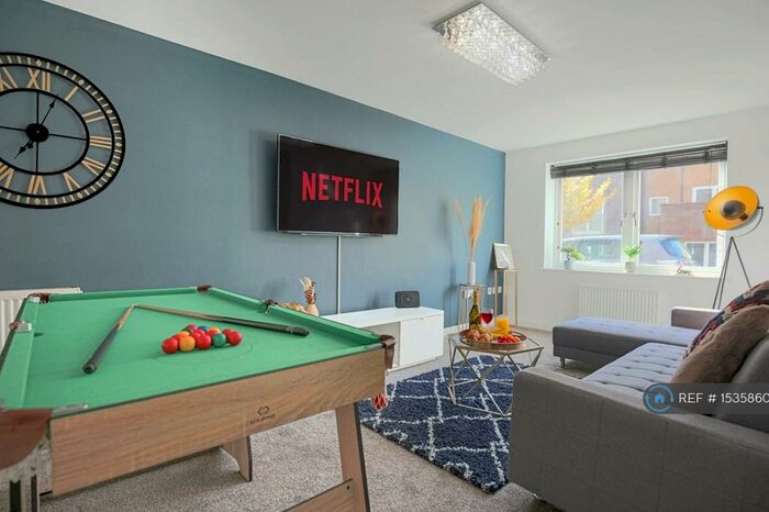 4 Bedroom Terraced House To Rent In Kelly Gardens, Milton Keynes, MK4