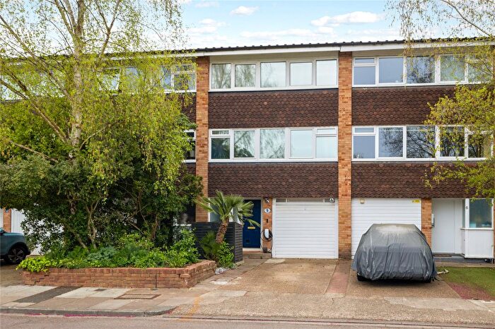 4 Bedroom Terraced House For Sale In Richmond, Surrey, TW10