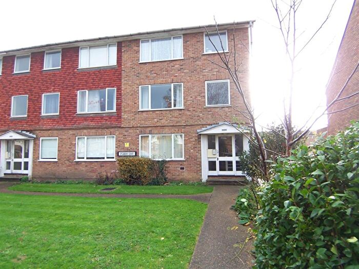 1 Bedroom Flat To Rent In Sycamore Grove, New Malden, KT3