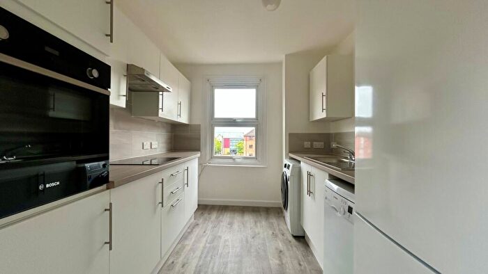 3 Bedroom Apartment To Rent In London Street, Reading, Berkshire, RG1