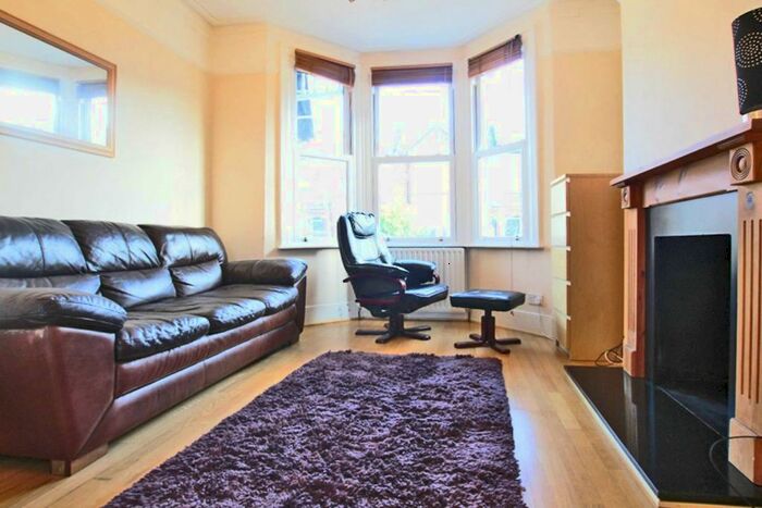 1 Bedroom Flat To Rent In Bonchurch Road, London, W13