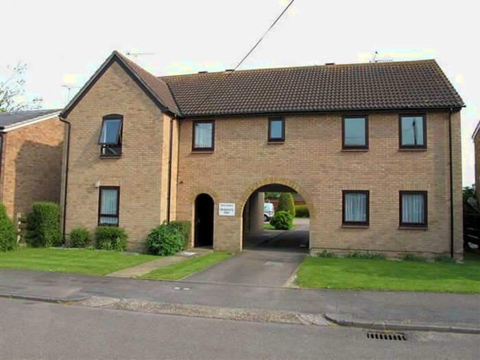 1 Bedroom Maisonette To Rent In Wickford **Online Enquiries Only**, SS11