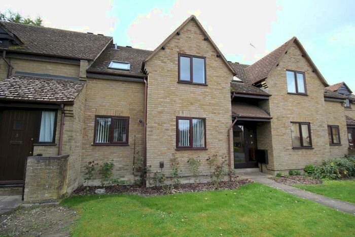 2 Bedroom Apartment To Rent In King James Way, Royston, SG8