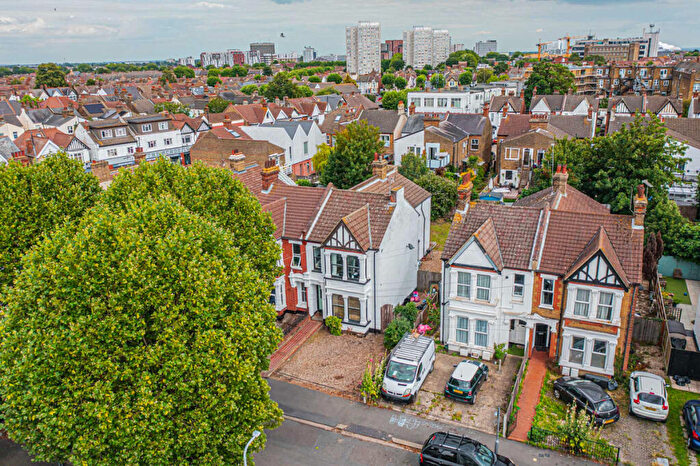 4 Bedroom Semi-Detached House For Sale In Argyll Road, Westcliff-on-sea, SS0