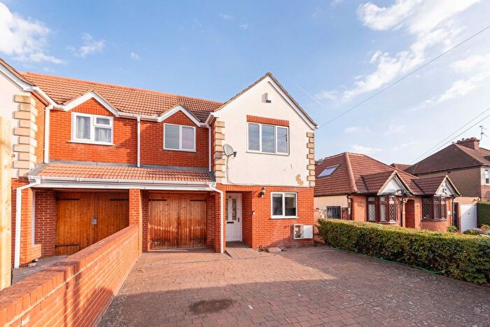 4 Bedroom Semi Detached House For Sale In Downs Road, Langley, SL3