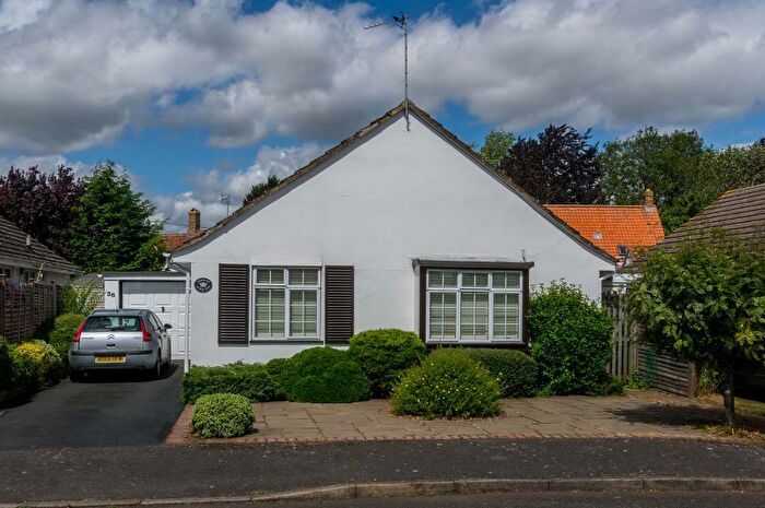 3 Bedroom Bungalow To Rent In Stokes End, Haddenham, Bucks, HP17