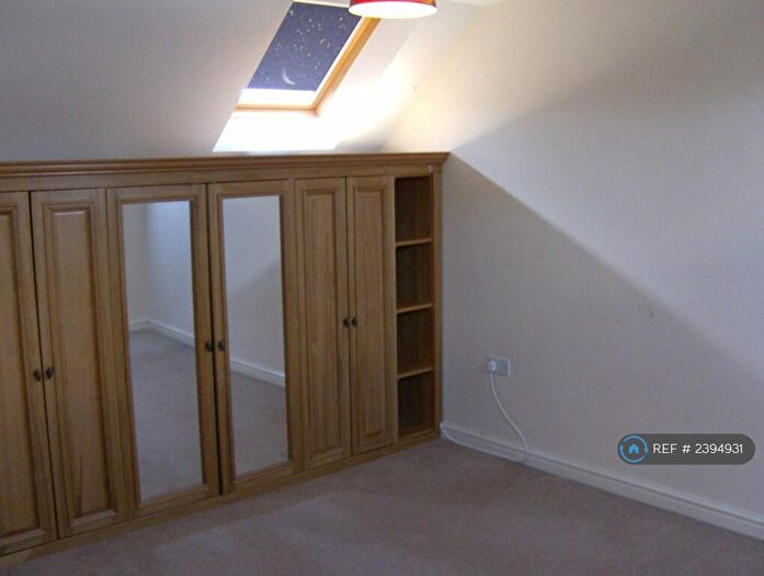 5 Bedroom Detached House To Rent In Lilac Court, Leeds, LS14