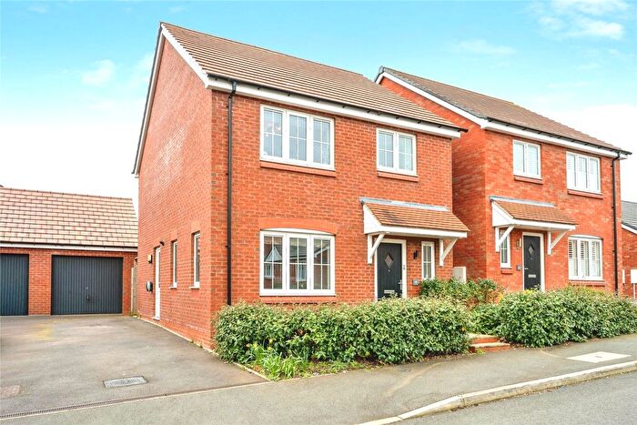 3 Bedroom Detached House For Sale In Phillips Way West, Warwick, Warwickshire, CV35