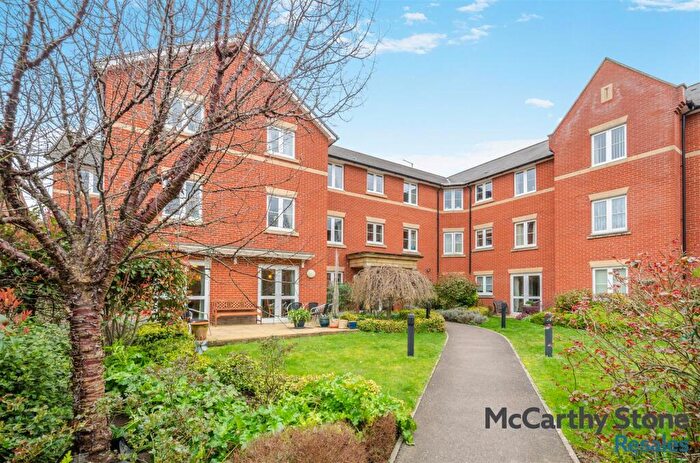 1 Bedroom Apartment For Sale In School Lane, Banbury, OX16
