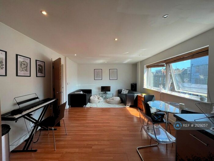 2 Bedroom Flat To Rent In John Ruskin Street, London, SE5